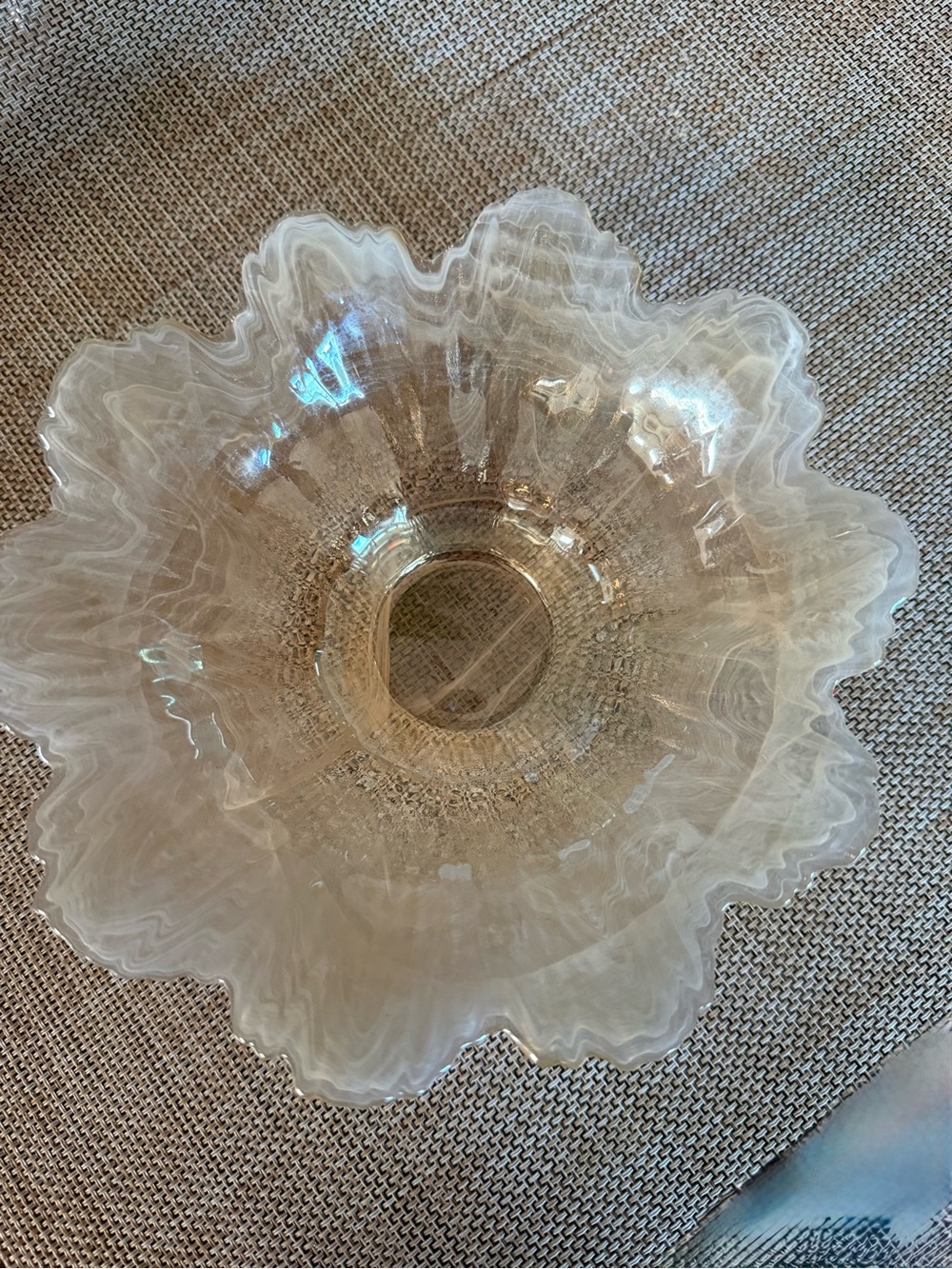 VintageTranslucent Champaign/White Ruffled Glass Centerpiece Bowl